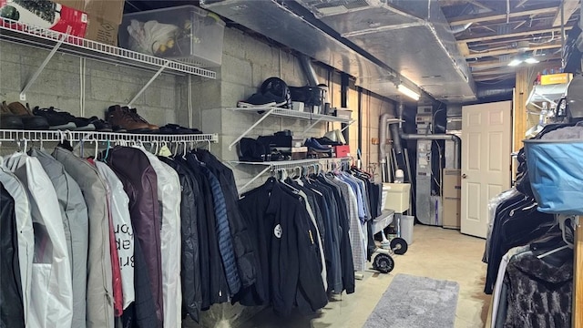 walk in closet with heating unit
