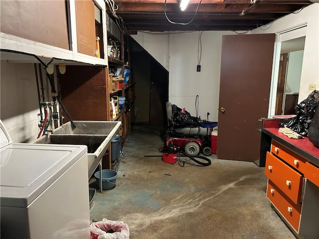 316 Franklin Dr, Peters Twp, PA 15241 - below grade area featuring washer / dryer