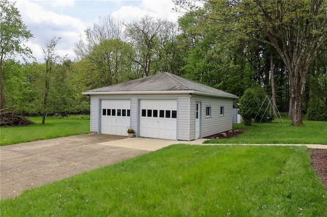 view of detached garage