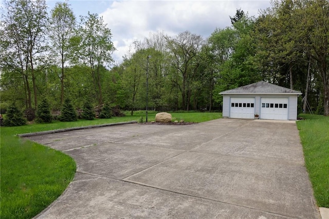 view of detached garage