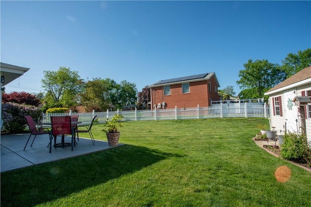 view of yard featuring a patio