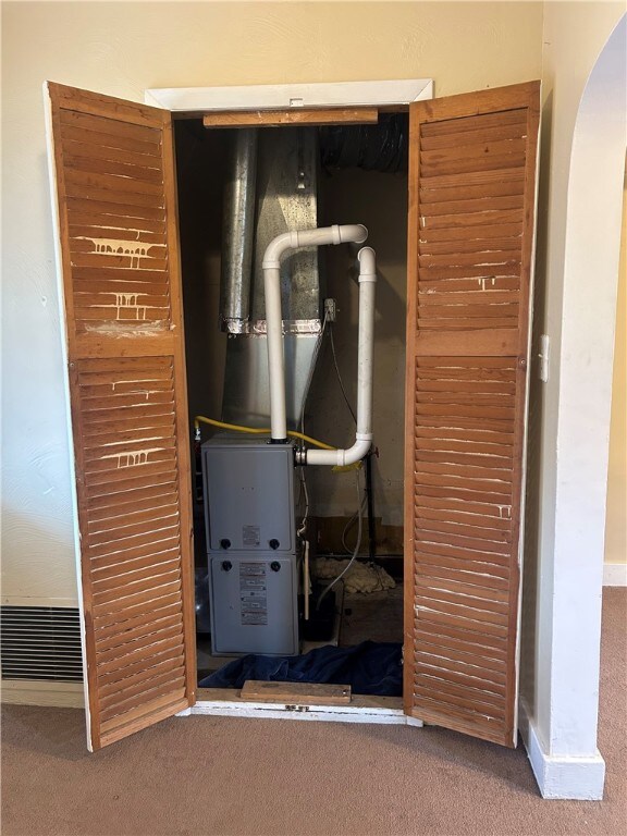 704/706 Holland St, Vandergrift Wml, PA 15690 - view of utility room