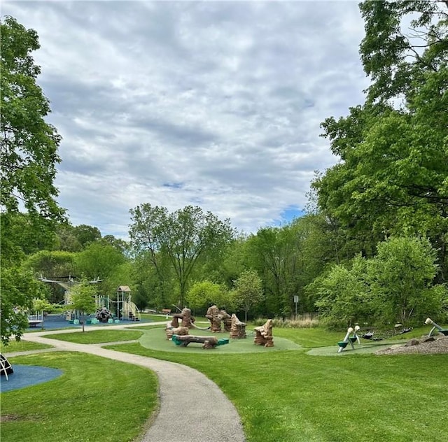 2205 Dellenbaugh Rd, Frazer, PA 15084 - surrounding community with a yard