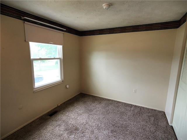 620 Gross St, Conway, PA 15027 - unfurnished room with carpet flooring, a textured ceiling, and a smoke detector