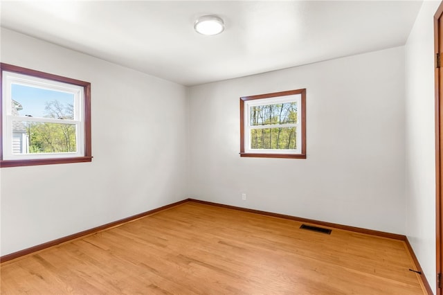 800 Smith Ave, Sharon, PA 16146 - unfurnished room featuring baseboards and light wood-type flooring