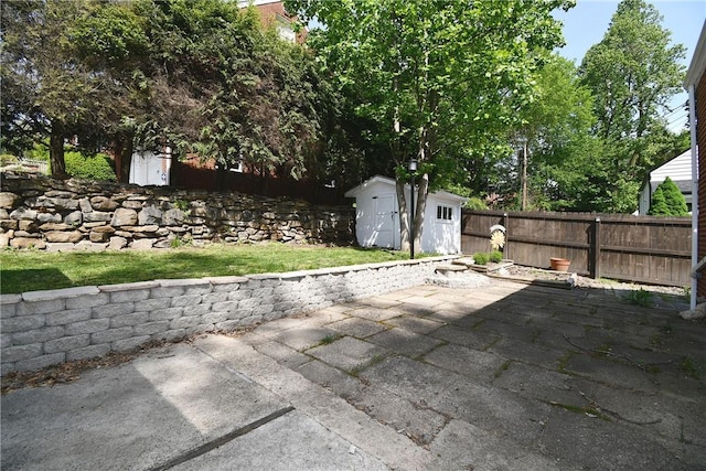 200 Graham St, Sewickley, PA 15143 - view of patio / terrace featuring a storage shed, an outbuilding, and a fenced backyard