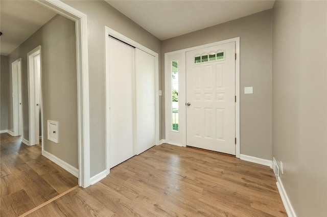 745 N Broad St, Pine Twp Mer, PA 16127 - foyer entrance with light wood-style flooring and baseboards