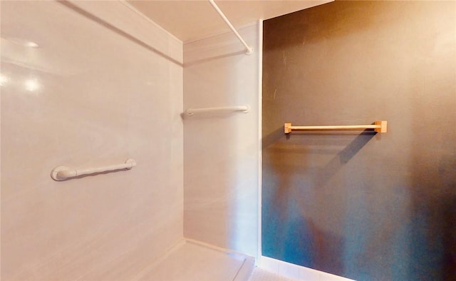 5600 Munhall Rd Unit 403, Squirrel Hill, PA 15217 - full bath with a shower