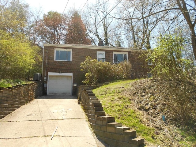 1017 Osage Dr, Wilkinsburg, PA 15235 - photo 1