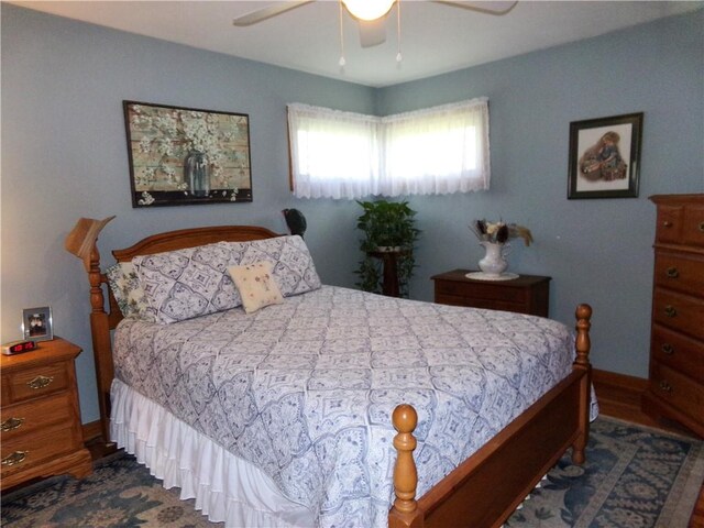 959 E Main St, Somerset Boro, PA 15501 - bedroom with ceiling fan