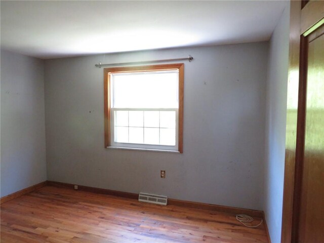 973 Glen Hayes Dr, Moon/Crescent Twp, PA 15046 - unfurnished room featuring wood finished floors and baseboards