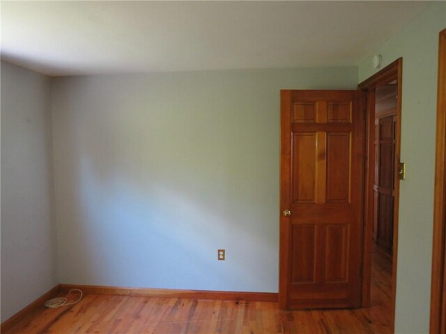 973 Glen Hayes Dr, Moon/Crescent Twp, PA 15046 - unfurnished room featuring baseboards and wood finished floors