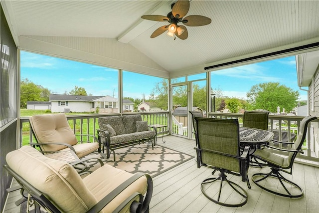 sunroom / solarium featuring an outdoor hangout area and ceiling fan