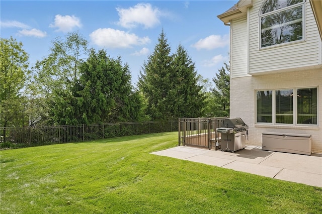104 Ross Creek Ln, Peters Twp, PA 15367 - view of yard with a patio
