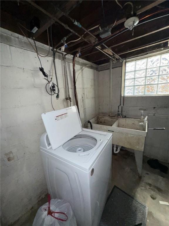 laundry area featuring washer / clothes dryer