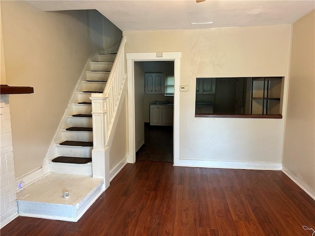 6511 Clifford St, Lincoln-Larimer, PA 15206 - staircase featuring wood finished floors and baseboards