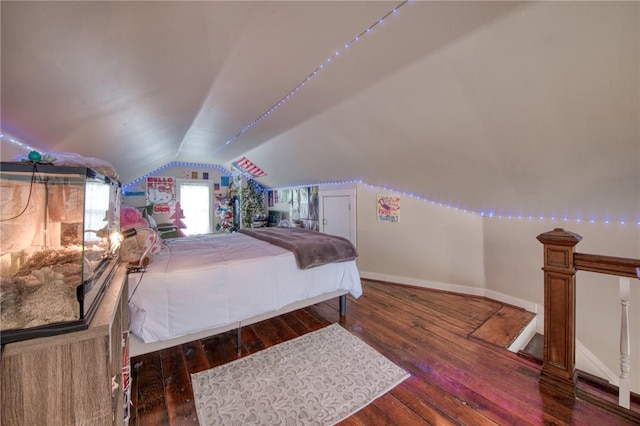 1010 Glenshaw Ave, Shaler, PA 15116 - bedroom featuring lofted ceiling, hardwood / wood-style flooring, and baseboards