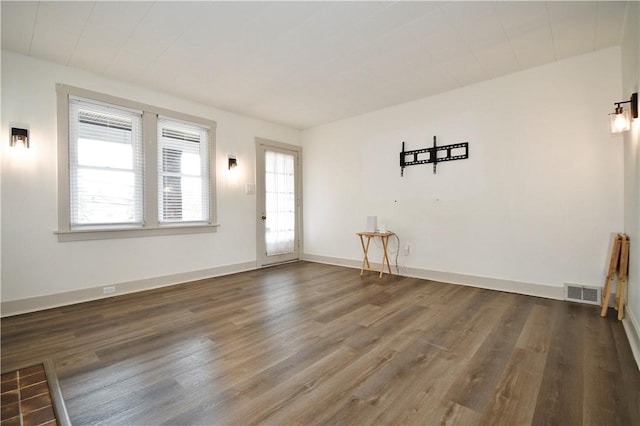18 W Manilla Ave, Green Tree, PA 15220 - spare room with wood finished floors and baseboards