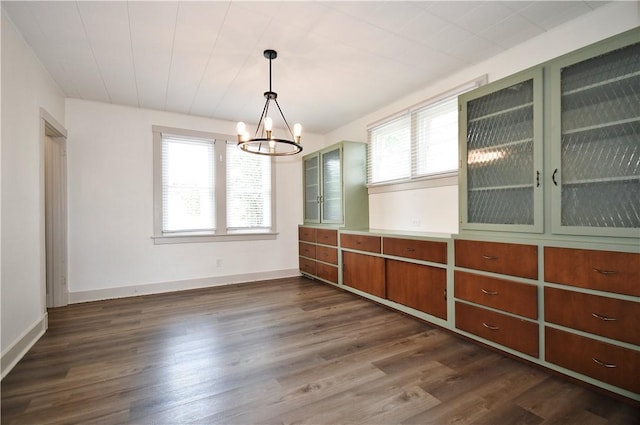 18 W Manilla Ave, Green Tree, PA 15220 - unfurnished room featuring a chandelier, dark wood-type flooring, and baseboards