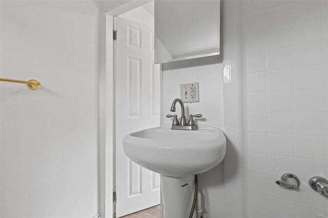 2633 S 18th St, Mount Oliver, PA 15210 - bathroom with a sink