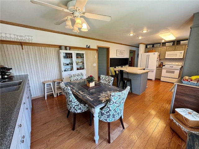 259 Old Mercer Rd, Springfield Twp Mer, PA 16156 - dining area featuring light wood-style floors, crown molding, and a ceiling fan