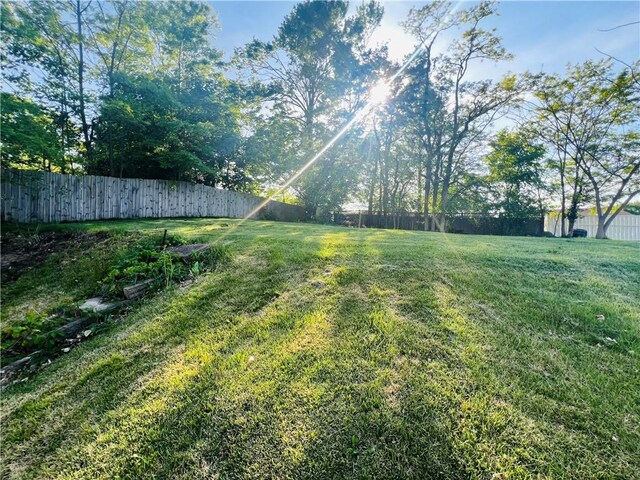 3750 Margate Rd, Churchill Boro, PA 15221 - view of yard with fence