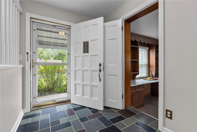 202 Pickwick Dr, Bethel Park, PA 15102 - entrance foyer featuring a textured wall and baseboards