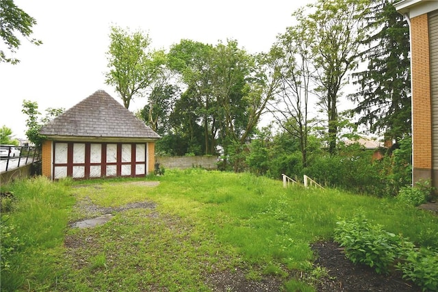 21 Hillson Ave, Brentwood, PA 15227 - view of yard with fence