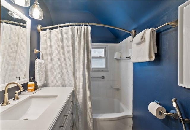 1009 Connor Rd, Castle Shannon, PA 15234 - full bath featuring vanity, shower / tub combo with curtain, and lofted ceiling