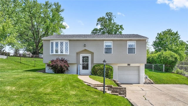 112 Cranbrooke Dr, Findlay Twp, PA 15108 - split foyer home featuring driveway and an attached garage
