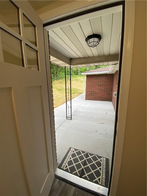 entryway featuring wood finished floors