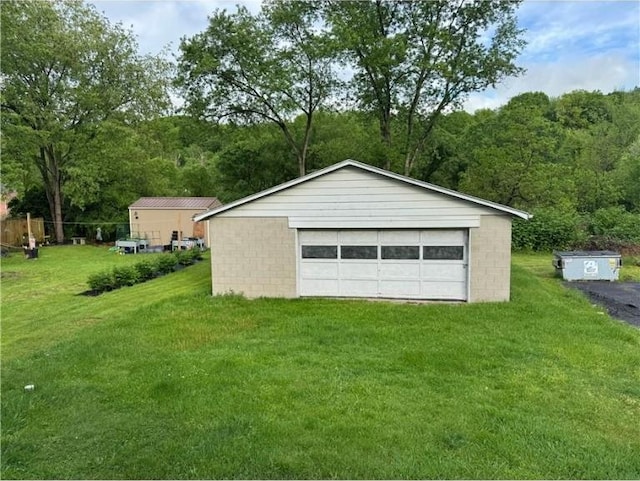 view of detached garage
