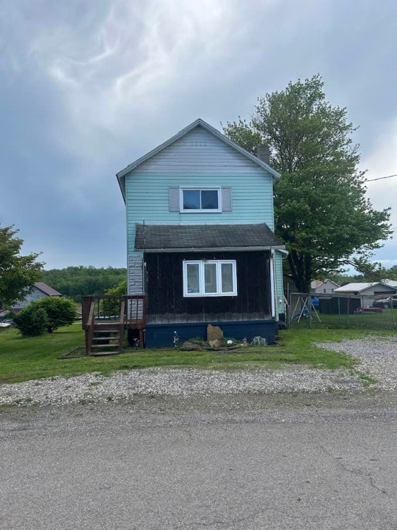 515 Green St, Saltsburg Area, PA 15681 - traditional home featuring a deck