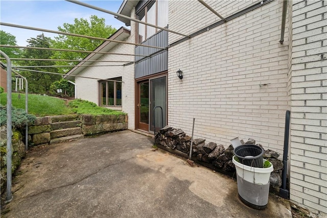257 Penhurst Dr, Wilkins Twp, PA 15235 - view of patio