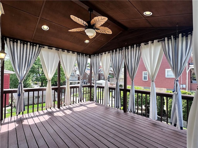 deck with ceiling fan
