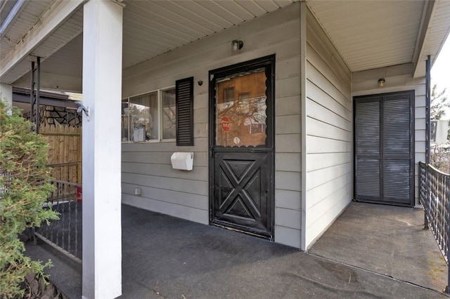 2252 Milligan Ave, Swissvale, PA 15218 - doorway to property with a porch