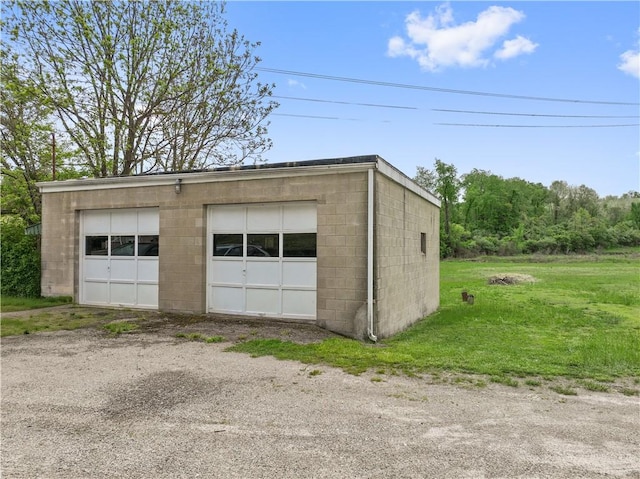 view of detached garage