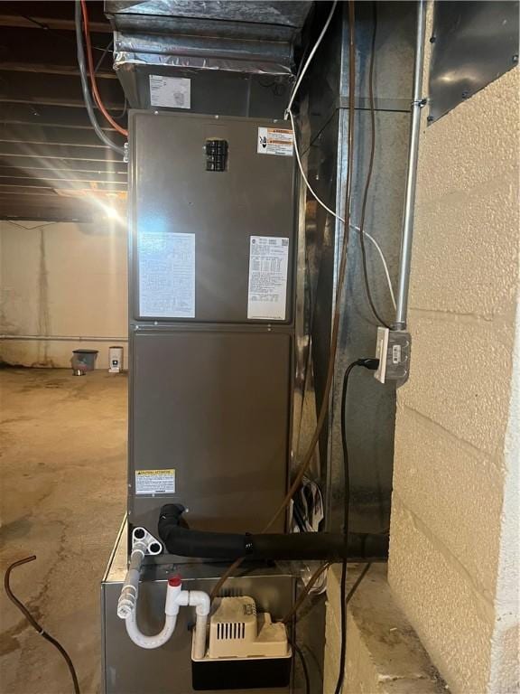 220 Baird Rd, Mahoning Twp Law, PA 16116 - utilities with heating unit