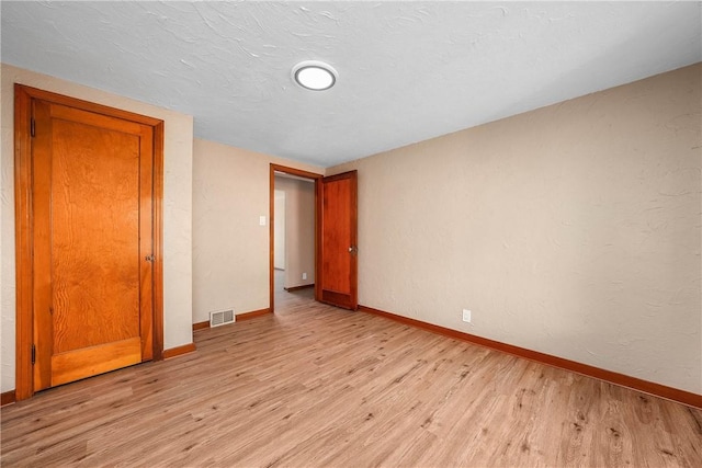 533 Freeport Rd, New Kensington, PA 15068 - unfurnished bedroom with light wood-type flooring and baseboards