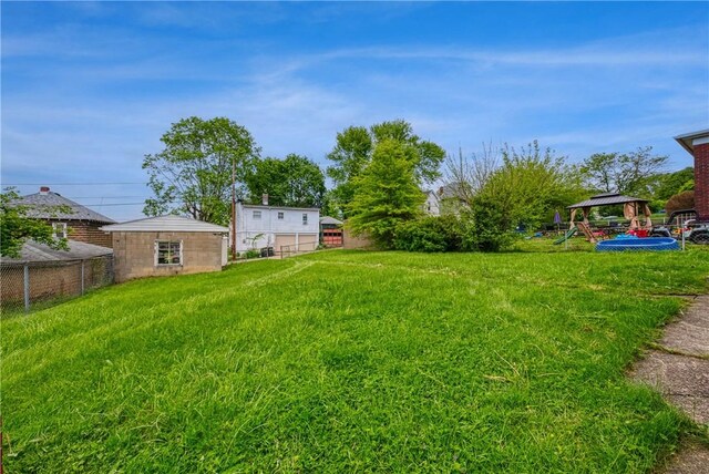 533 Freeport Rd, New Kensington, PA 15068 - view of yard featuring a gazebo and fence