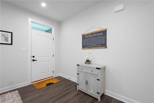 2025 Pinnacle Way S, Park, PA 15129 - entrance foyer featuring dark wood-type flooring, baseboards, and recessed lighting