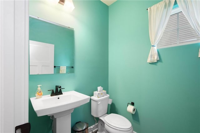 2025 Pinnacle Way S, Park, PA 15129 - half bathroom with toilet