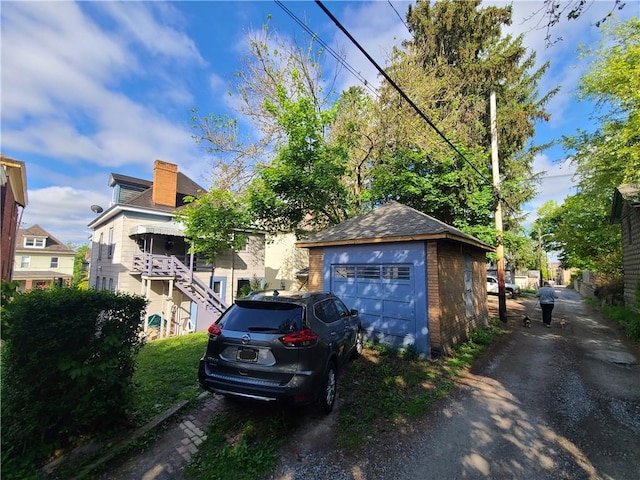 743 Taylor Ave, Avalon, PA 15202 - detached garage with driveway