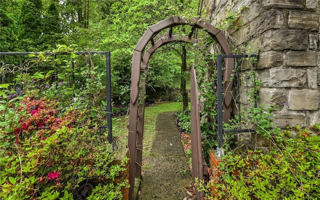 811 Jefferson Dr, Ross Twp, PA 15229 - view of gate