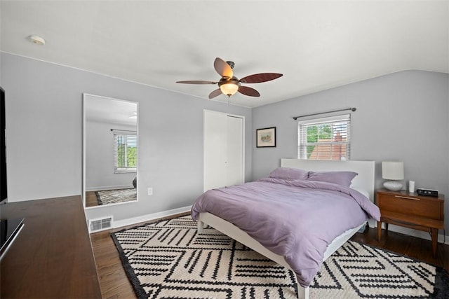 665 Dunster St, Brookline, PA 15226 - bedroom with wood finished floors, a closet, a ceiling fan, and baseboards