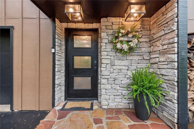 133 Imperial Rd, Hidden Valley, PA 15502 - entrance to property with stone siding