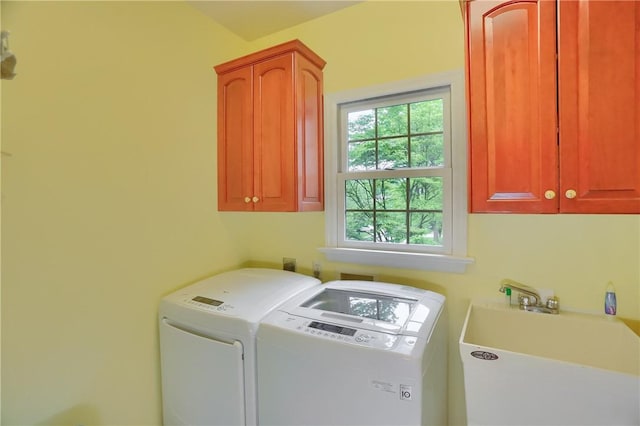 441 Settlers Village Cir, Cranberry Twp, PA 16066 - washroom featuring cabinet space and washing machine and clothes dryer