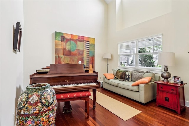 238 Berkeley Way, Monroeville, PA 15146 - sitting room with wood finished floors and a high ceiling