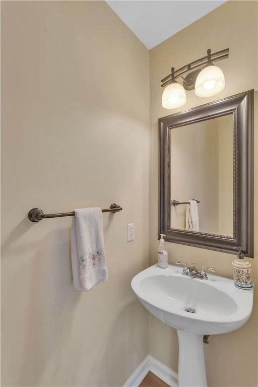 bathroom with baseboards