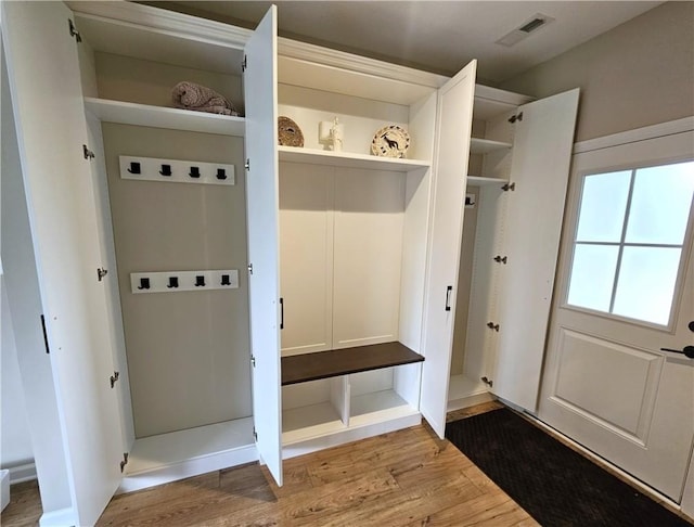 129 Bay Ct, Chartiers, PA 15301 - mudroom with wood finished floors